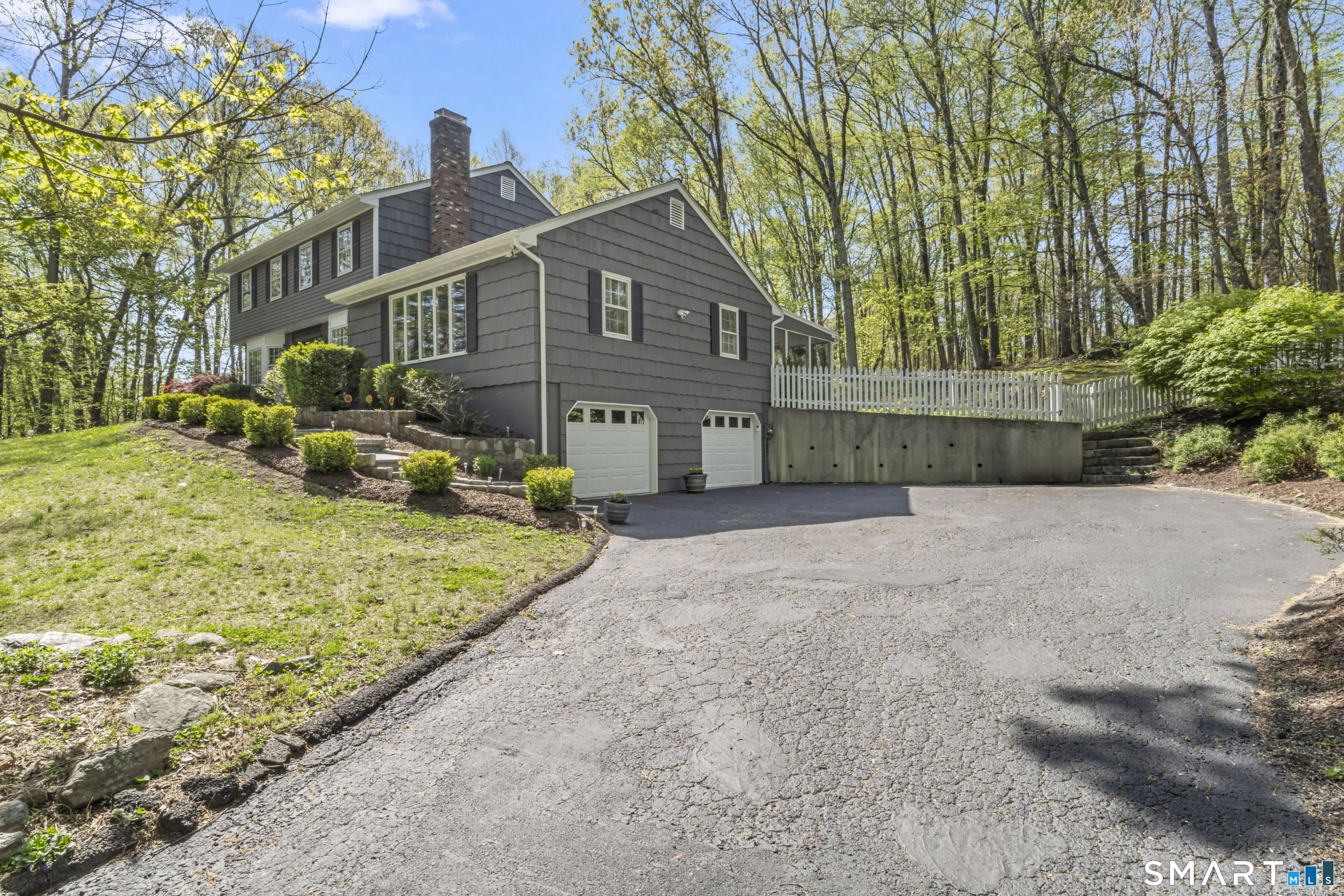 7 Arapaho Road Brookfield, CT 06804 - Photo 3 of 39