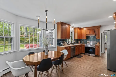 $750,000 | 7 Arapaho Road, Brookfield, CT 06804