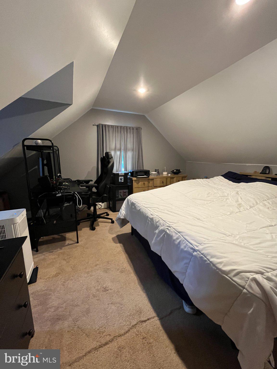 8228 Watersedge Road Baltimore, MD 21222 - Photo 5 of 35 Main Bedroom