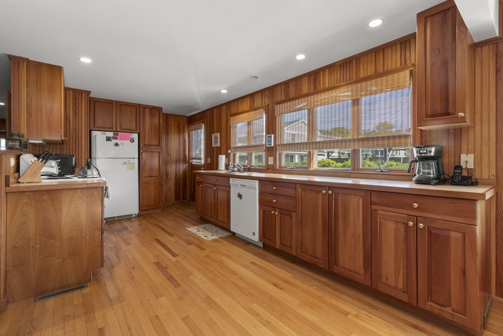 11 Sleepy Hollow Road Gloucester, MA 01930 - Photo 6 of 26