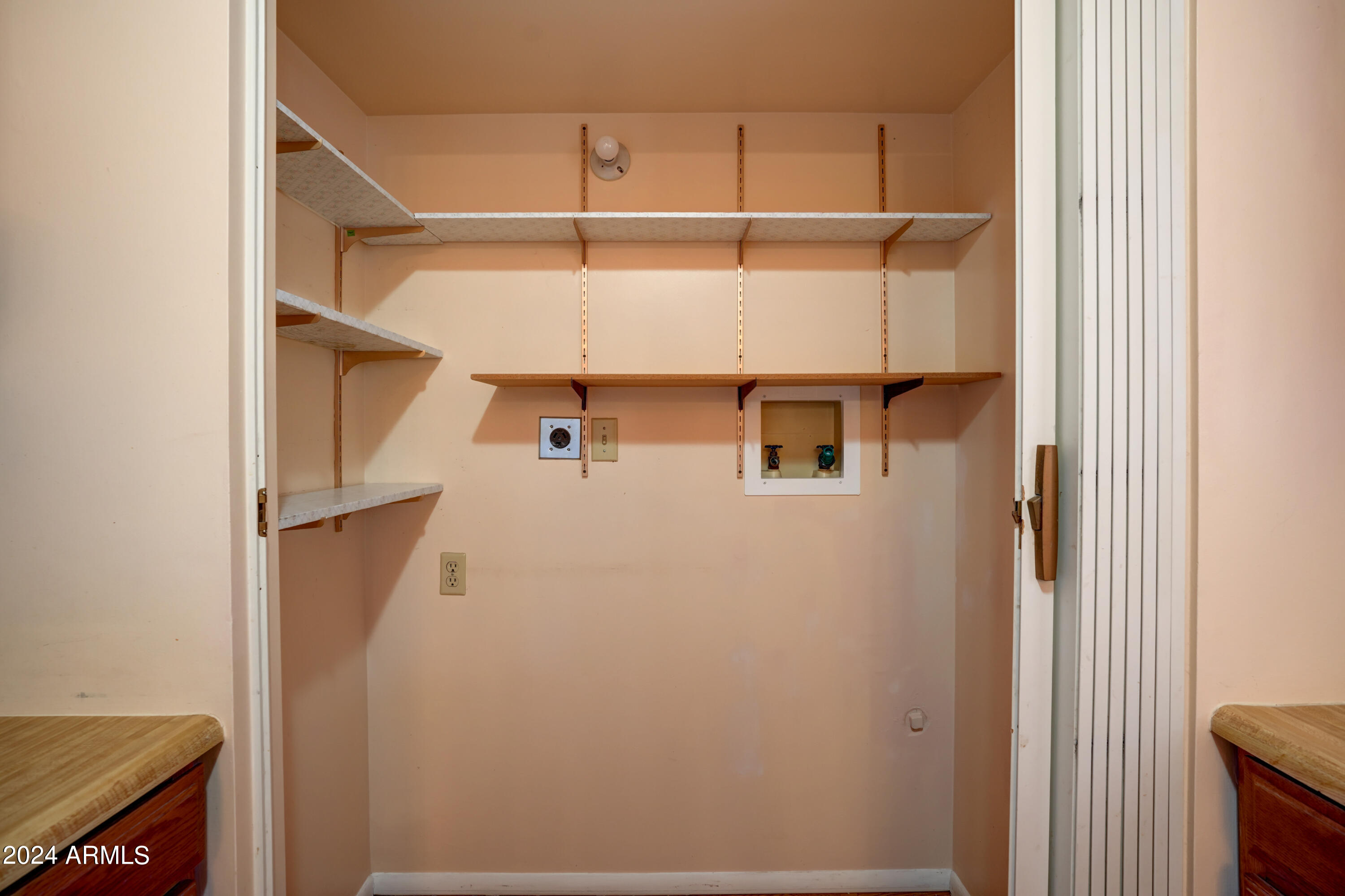 4990 East Geronimo Road Rimrock, AZ 86335 - Photo 11 of 40 Pantry