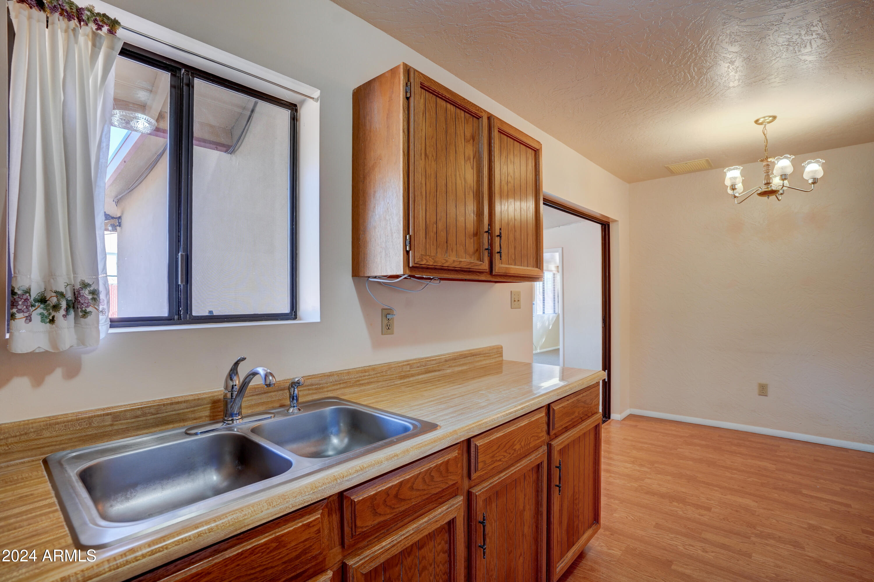4990 East Geronimo Road Rimrock, AZ 86335 - Photo 12 of 40 Kitchen 4