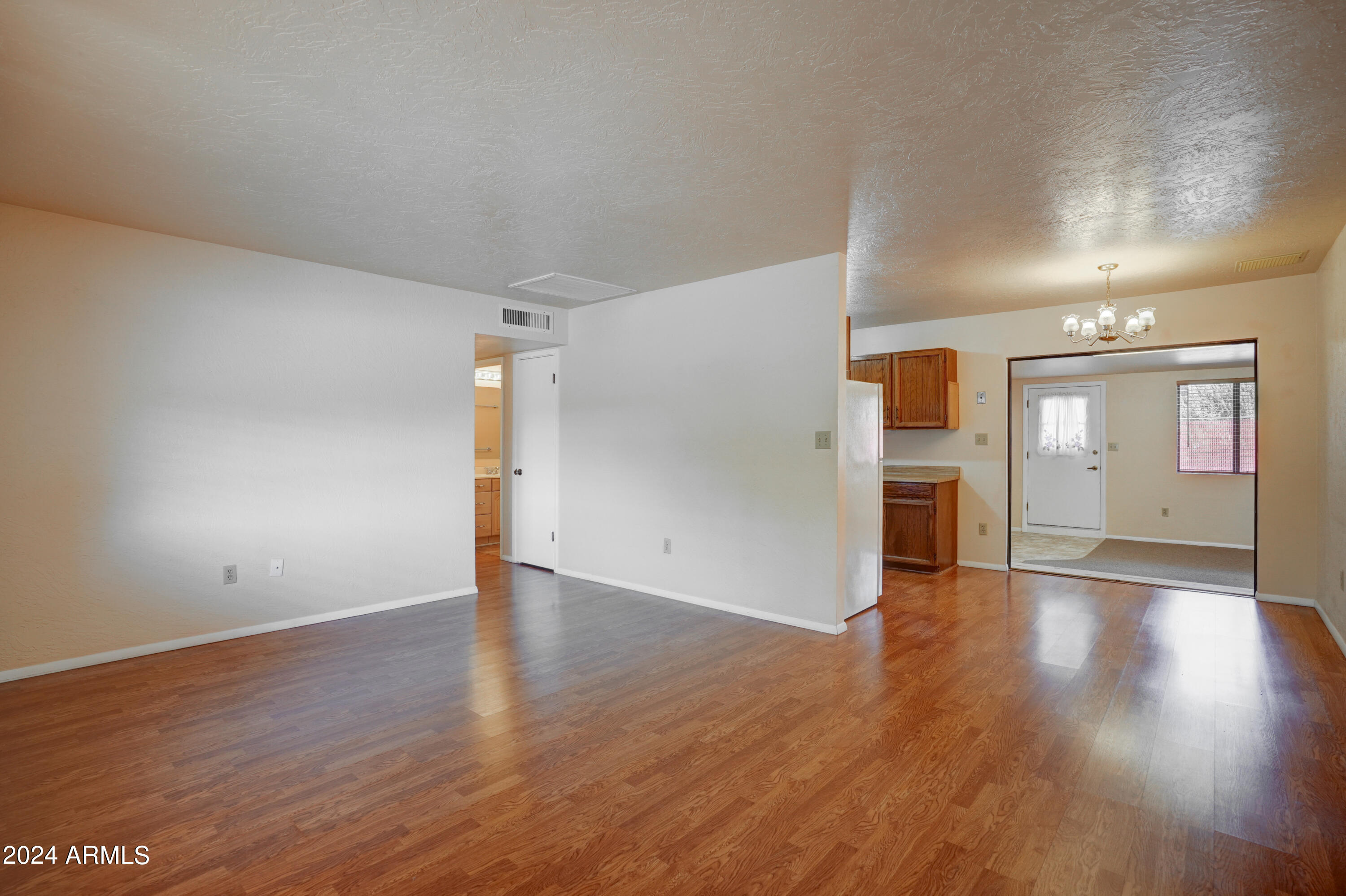 4990 East Geronimo Road Rimrock, AZ 86335 - Photo 7 of 40 Living Room 3