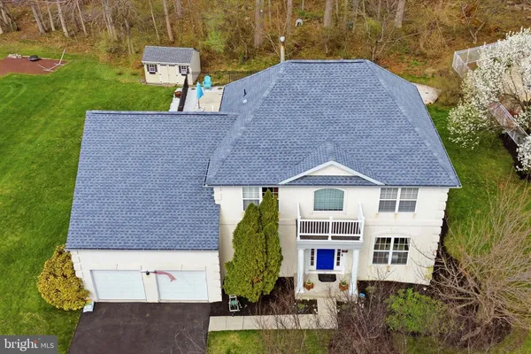 $989,900 | 12 Wycklow Drive, Robbinsville, NJ 08691