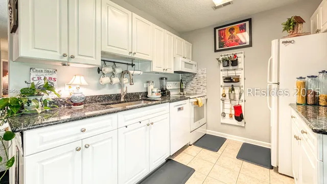 $259,900 | 2 Old S Court, Unit 2D, Bluffton, SC 29910
