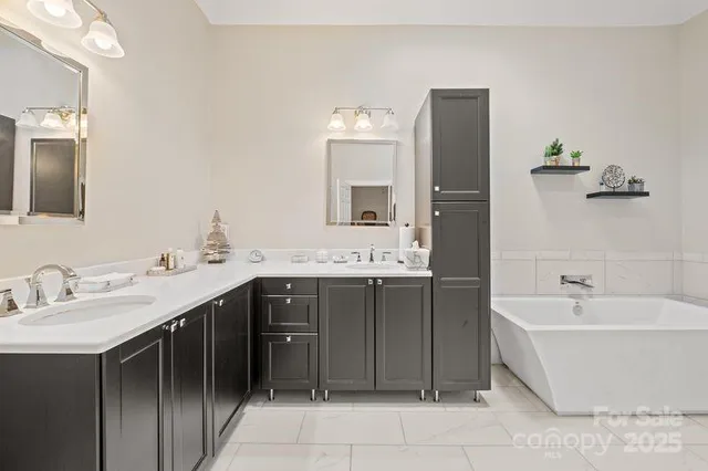 $899,000 | 17426 Springwinds Drive, Unit 122, Cornelius, NC 28031