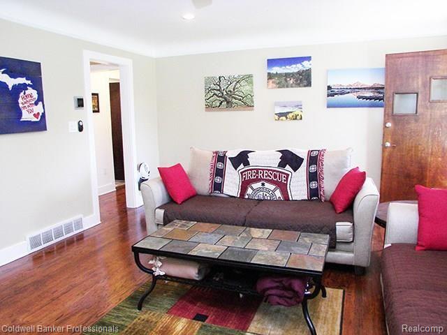 23610 Power Road Farmington, MI 48336 - Photo 12 of 53 100_4733.jpg