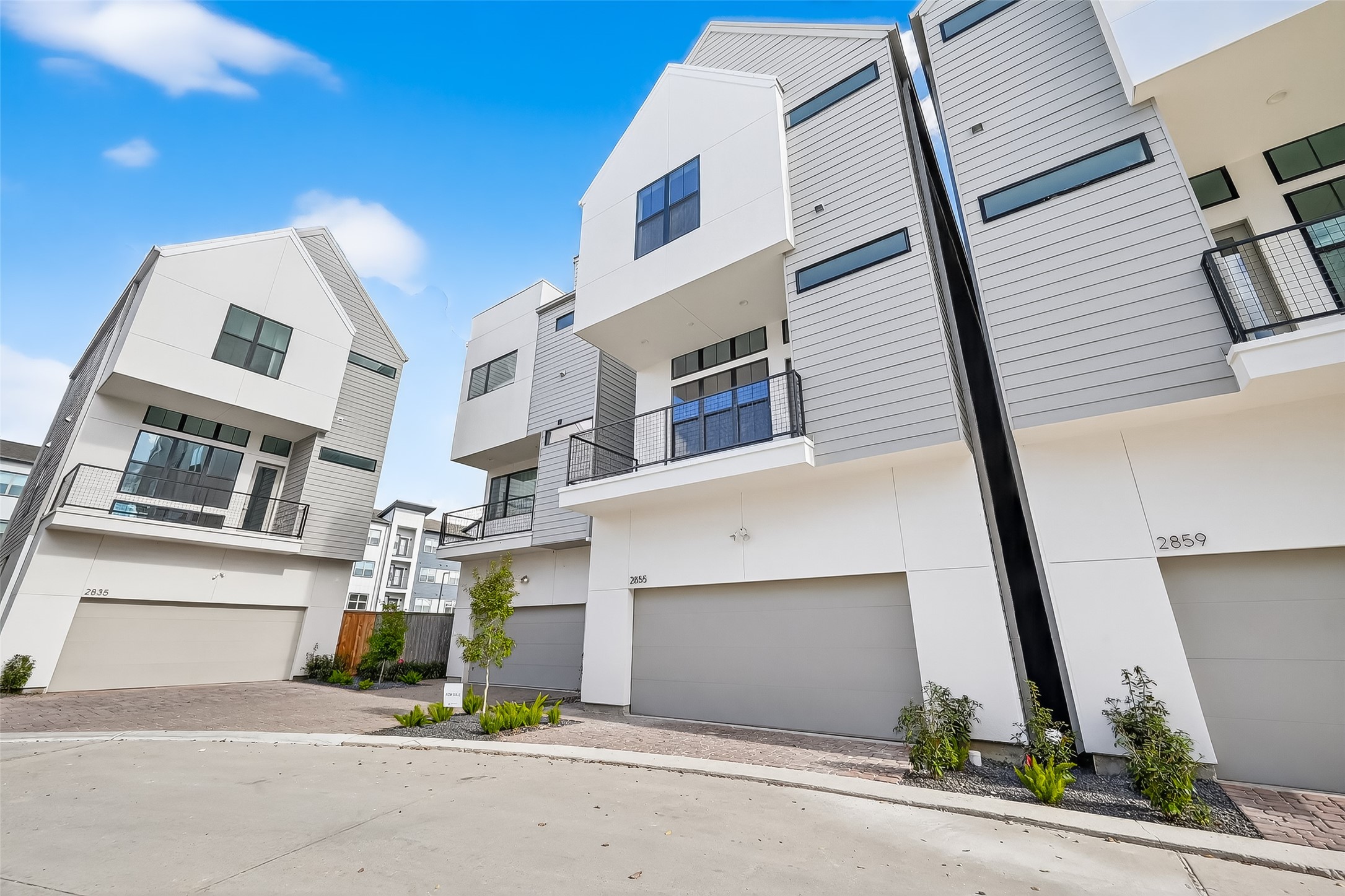 2855 Decker Pl. Houston, TX 77003 - Photo 2 of 44