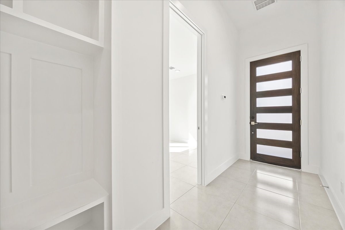 2855 Decker Pl. Houston, TX 77003 - Photo 5 of 44