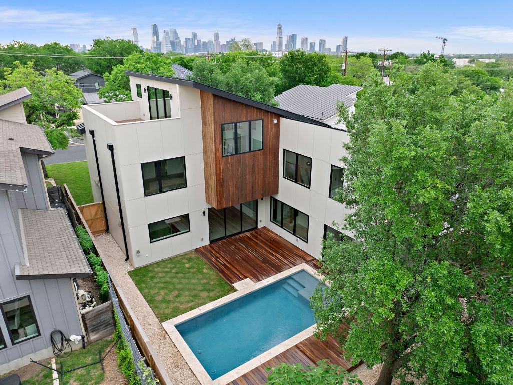 1805 Frazier Avenue Austin, TX 78704 - Photo 32 of 35 a view of a back yard of the house