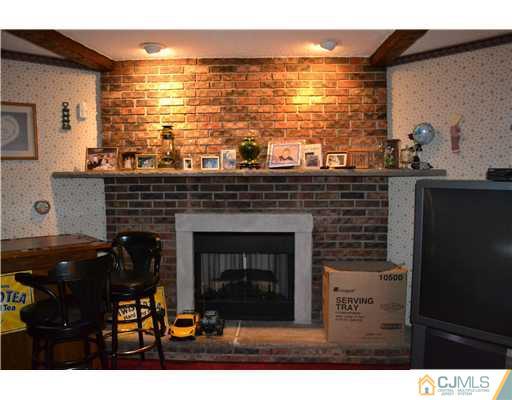 36 West Knollwood Road Edison, NJ 08817 - Photo 9 of 25 Gallery Image 9
