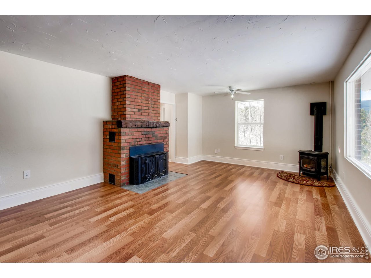 33 Severance Lodge Road Black Hawk, CO 80422 - Photo 5 of 12 2 Fireplaces