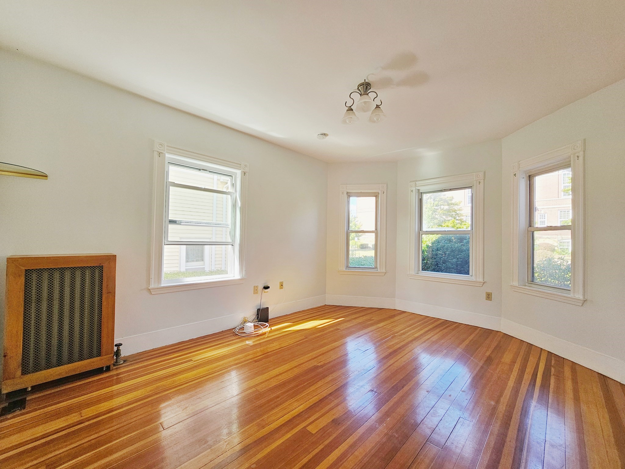 149 Billings Road Quincy, MA 02171 - Photo 4 of 29 Gallery Image 4