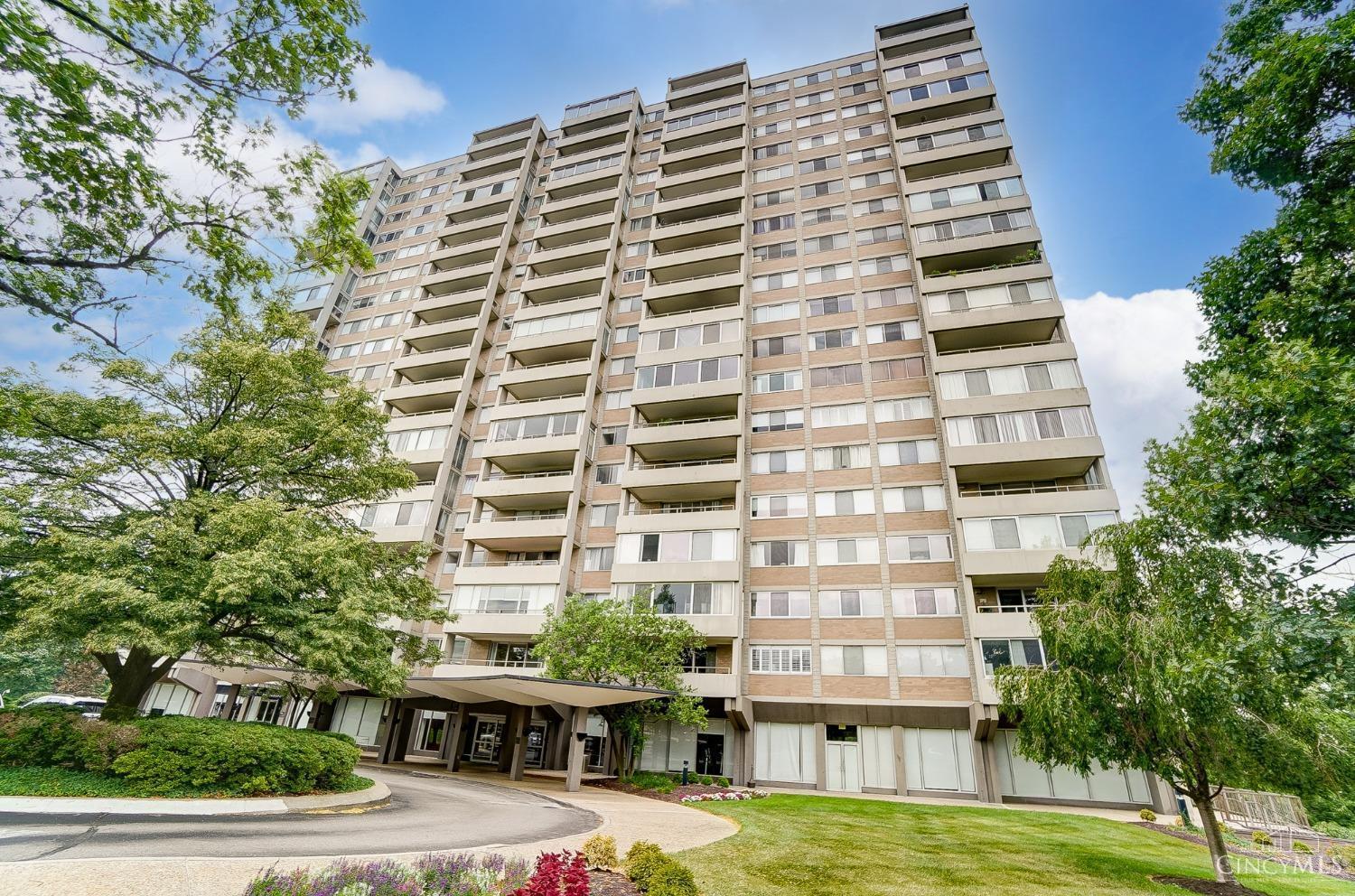 2324 Madison Road, Unit 204 Cincinnati, OH 45208 - Photo 4 of 34 Circular drive to entry or self parking. Valet parking available for an additional monthly fee.