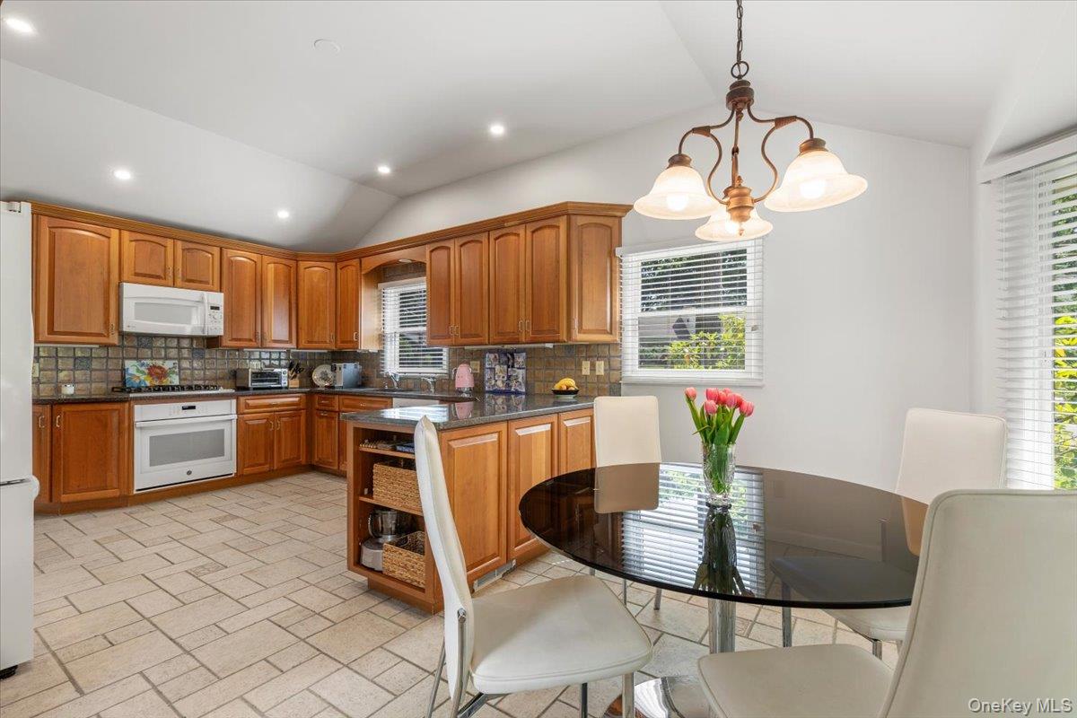 22 Paddock Road Rye Brook, NY 10573 - Photo 8 of 21