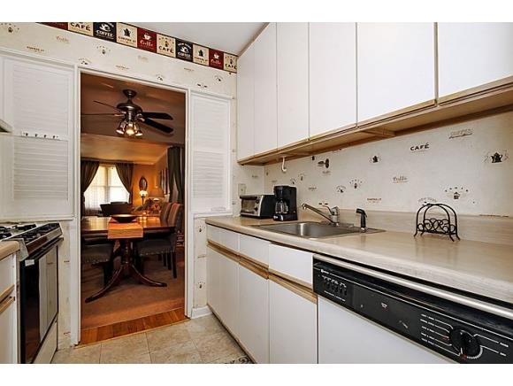 7401 Shore Road, Unit 2E Brooklyn, NY 11209 - Photo 8 of 13 Kitchen