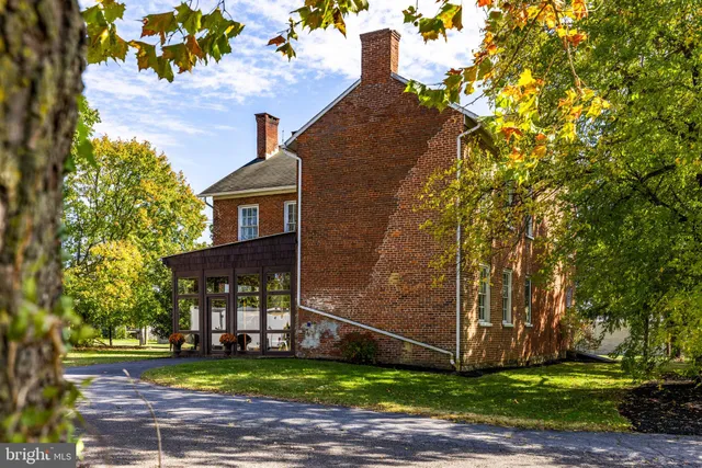 $399,900 | 2677 North Old Trail, Shamokin Dam, PA 17876