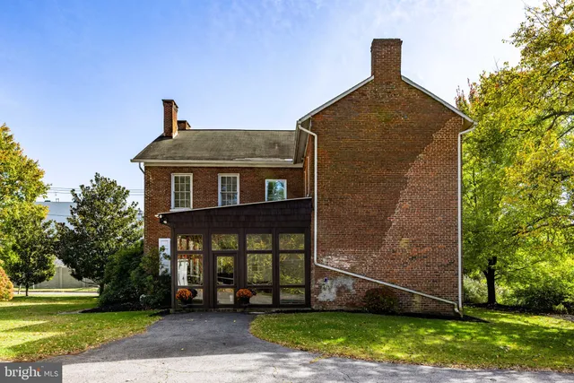 $399,900 | 2677 North Old Trail, Shamokin Dam, PA 17876