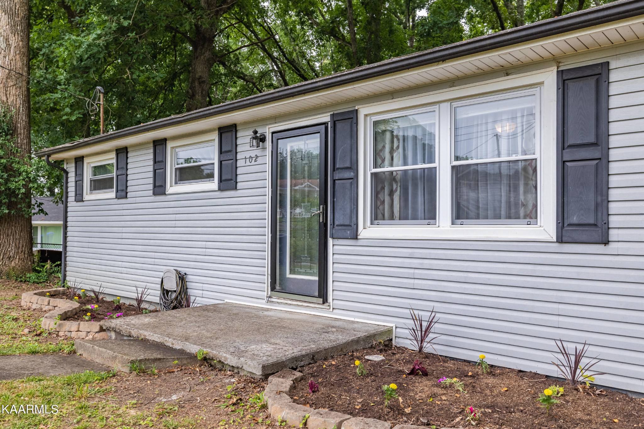102 Wayne Place Oak Ridge, TN 37830 - Photo 1 of 26 Gallery Image 1