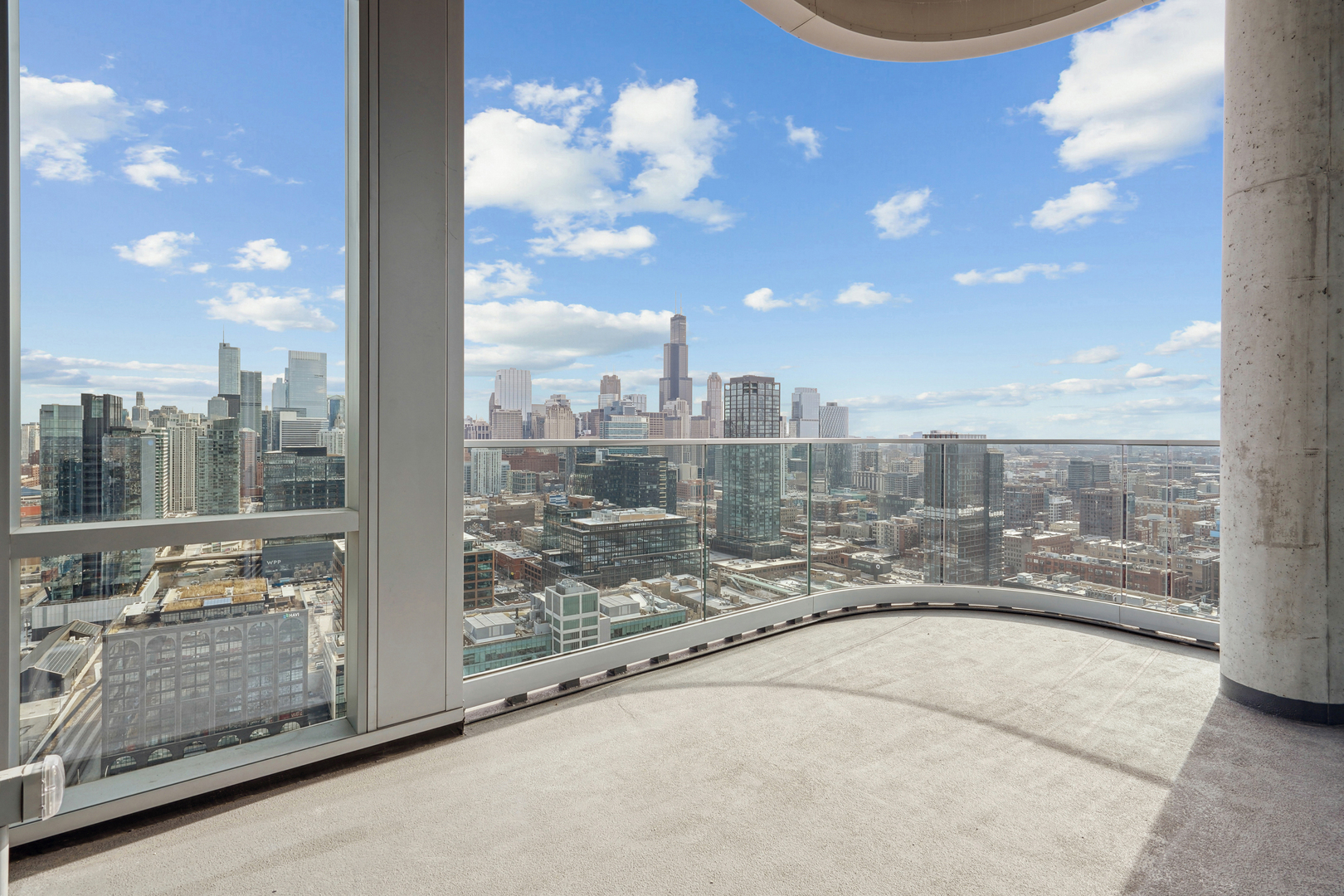 1114 West Carroll Avenue, Unit PH3303 Chicago, IL 60607 - Photo 10 of 36 a view of a terrace