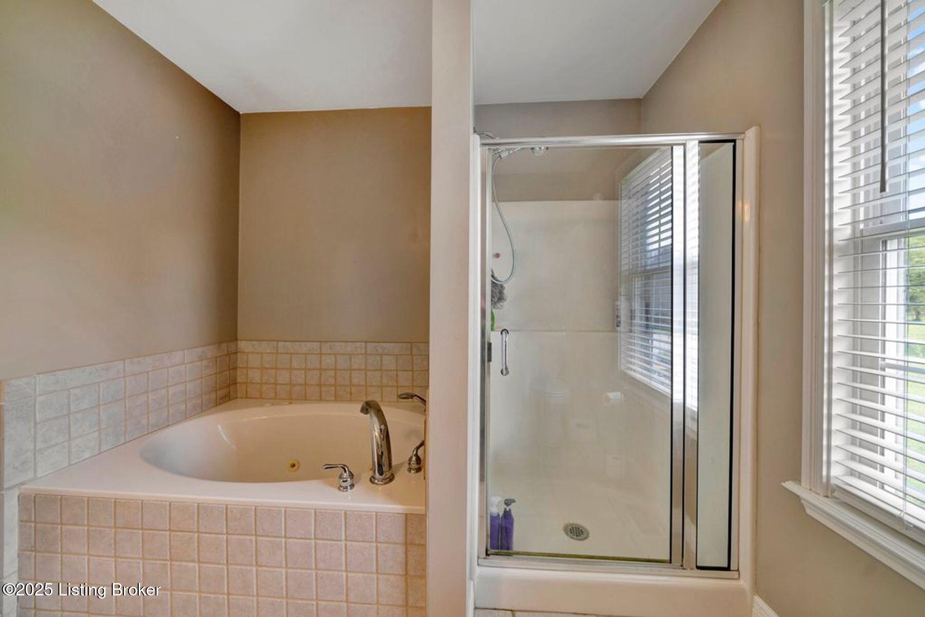 1044 Bearcamp Road Louisville, KY 40272 - Photo 22 of 53 photo_online_021