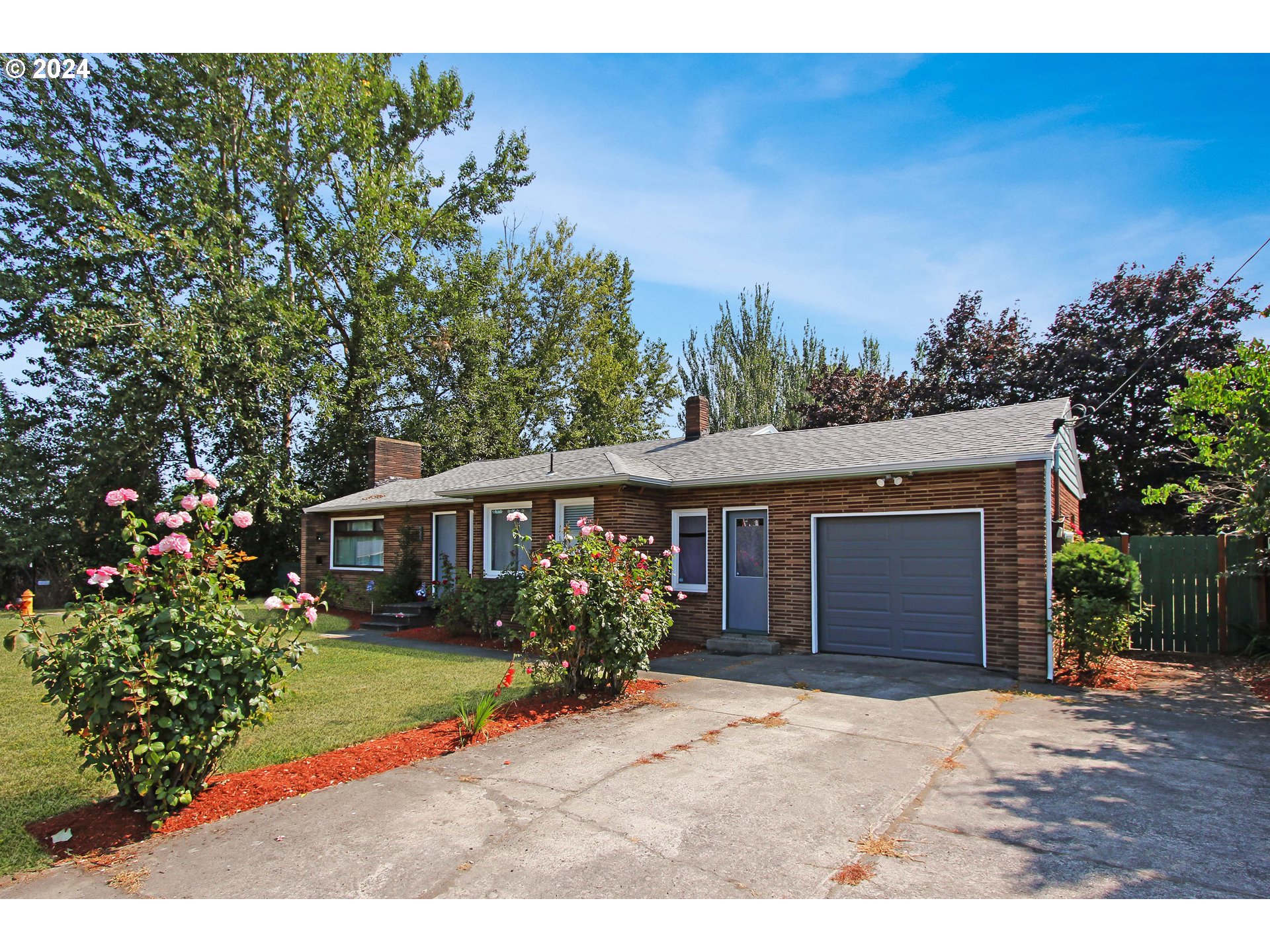450 Southeast Hogan Road Gresham, OR 97080 - Photo 1 of 28