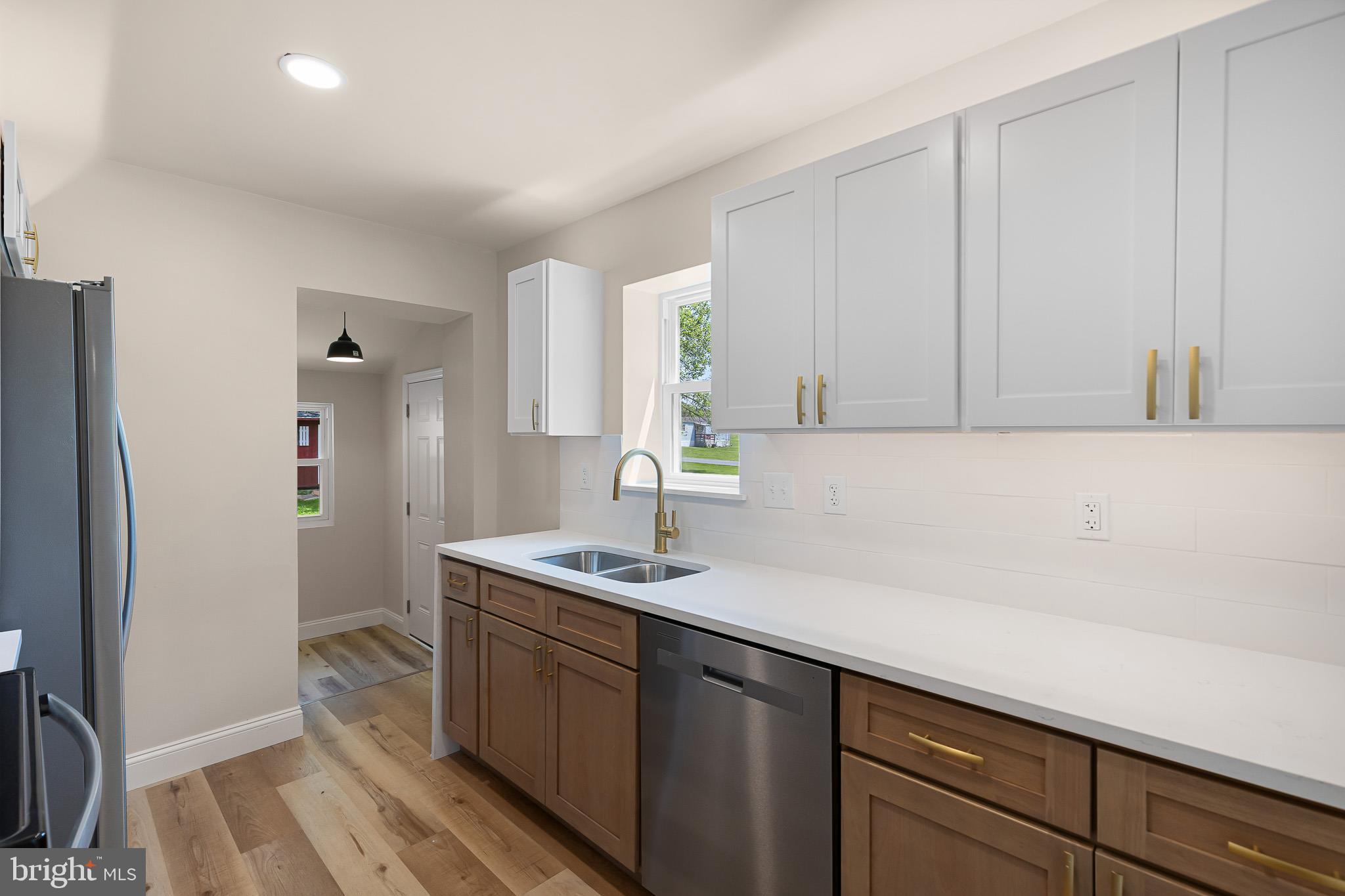563 Rosedale Road Kennett Square, PA 19348 - Photo 4 of 18 Kitchen with waterfall countertops
