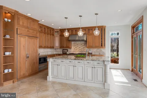 $2,250,000 | 3684 Waples Crest Court, Oakton, VA 22124