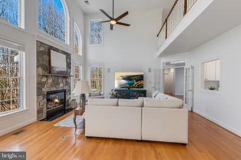 $2,250,000 | 3684 Waples Crest Court, Oakton, VA 22124