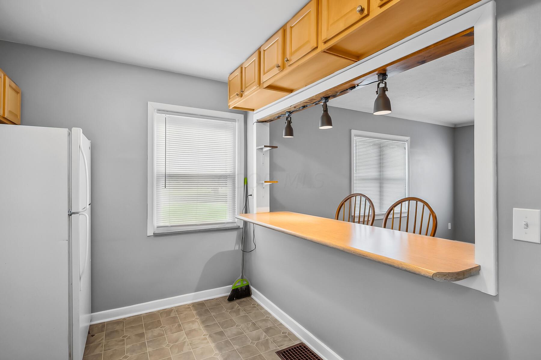 5503 Linworth Road Columbus, OH 43235 - Photo 15 of 47 31-web-or-mls-5503 Linworth Rd-131