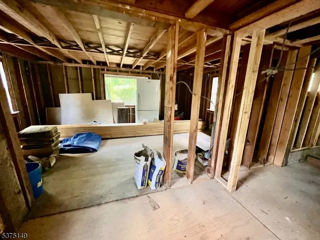 a view of an outdoor space