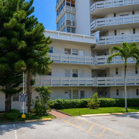 $137,000 | 1401 Northeast Miami Gardens Drive, Unit 180, Miami, FL 33179