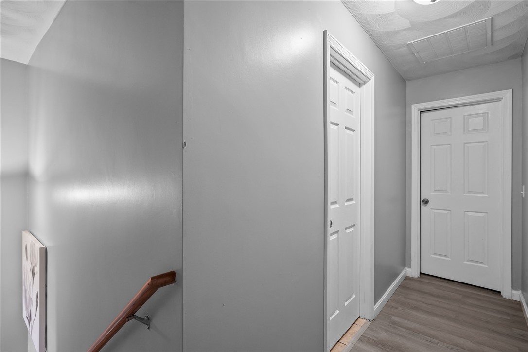 98 Oakland Avenue Providence, RI 02908 - Photo 16 of 49