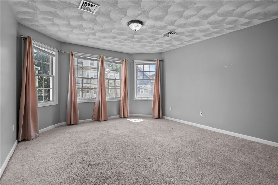 98 Oakland Avenue Providence, RI 02908 - Photo 17 of 49