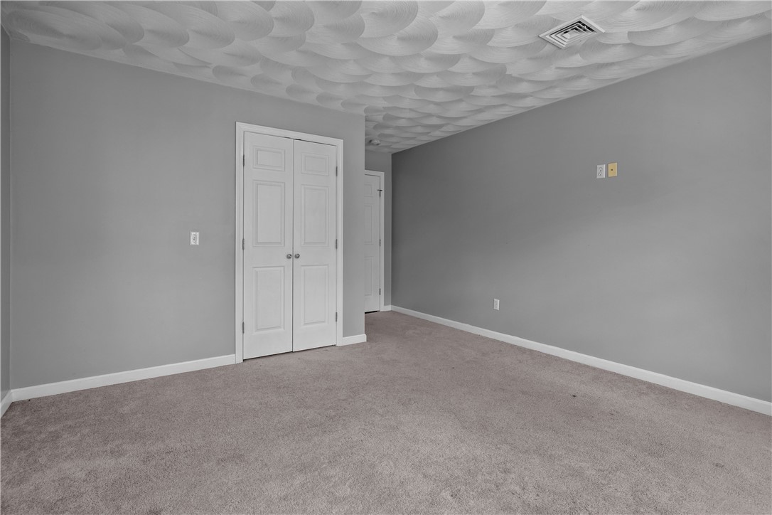 98 Oakland Avenue Providence, RI 02908 - Photo 19 of 49