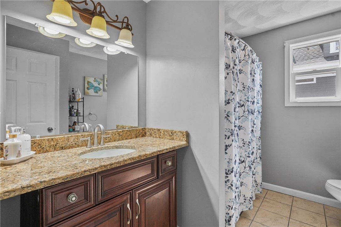 98 Oakland Avenue Providence, RI 02908 - Photo 21 of 49