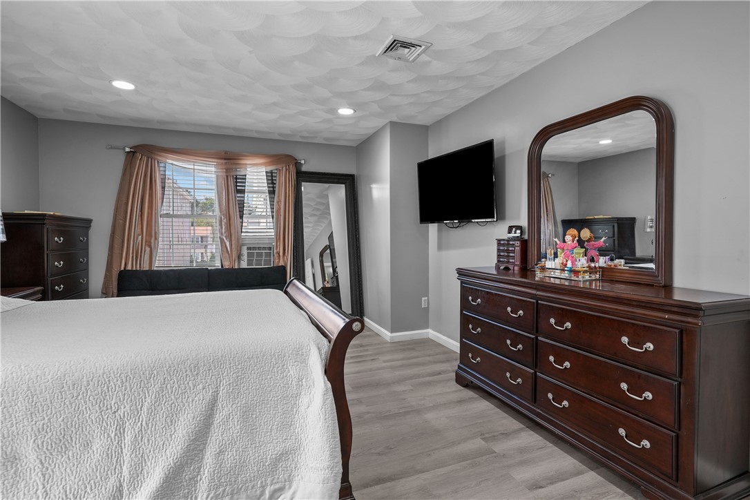 98 Oakland Avenue Providence, RI 02908 - Photo 25 of 49