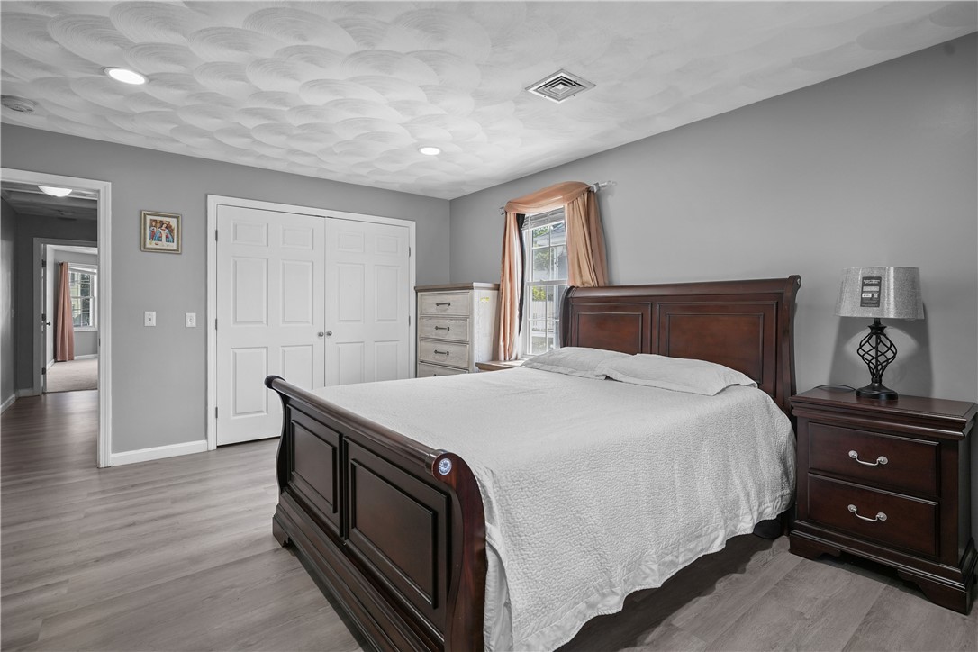 98 Oakland Avenue Providence, RI 02908 - Photo 26 of 49