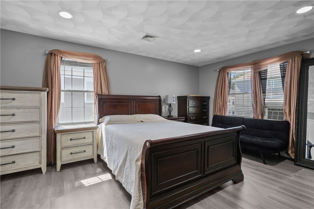 98 Oakland Avenue Providence, RI 02908 - Photo 28 of 49