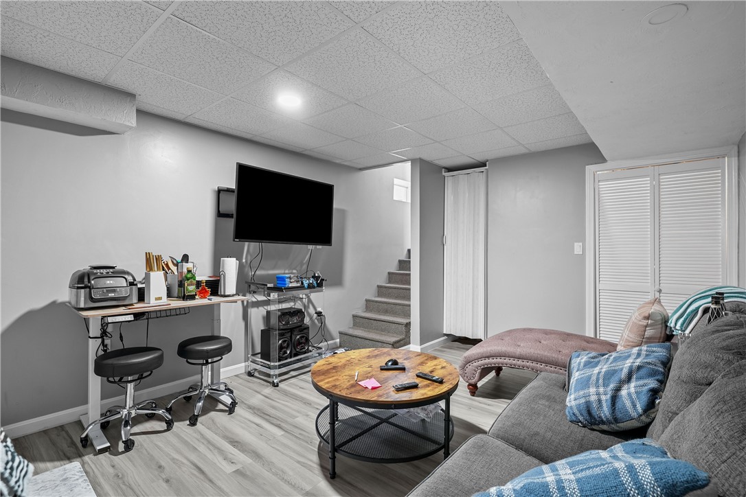 98 Oakland Avenue Providence, RI 02908 - Photo 33 of 49