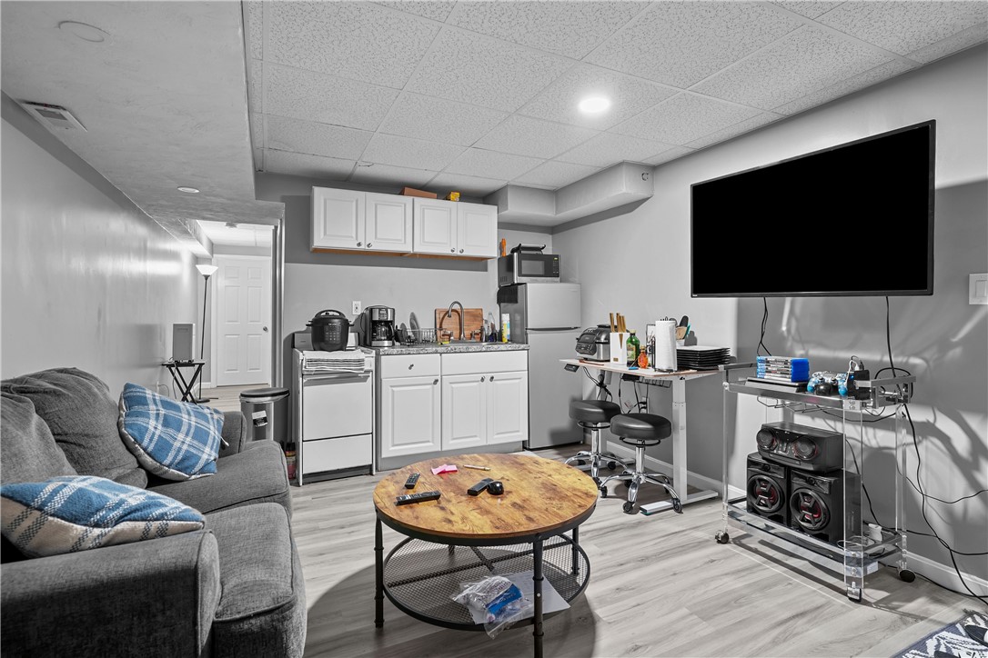 98 Oakland Avenue Providence, RI 02908 - Photo 34 of 49