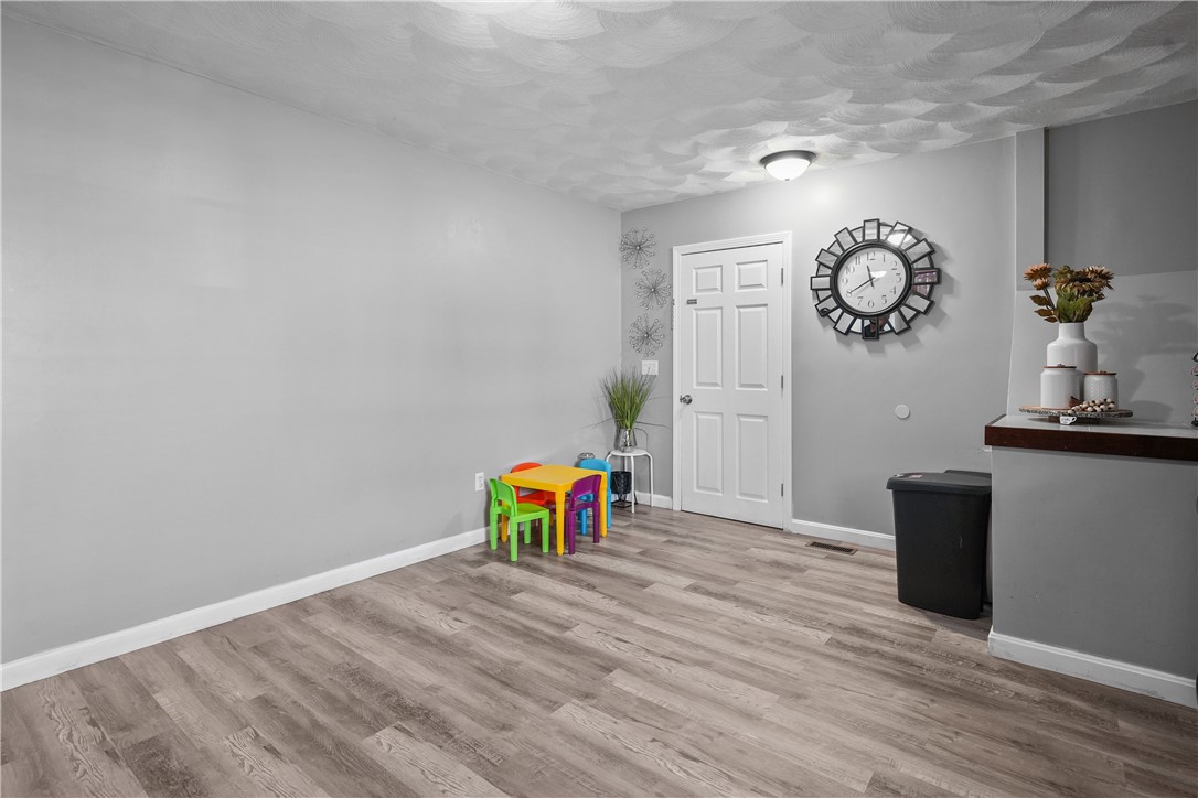 98 Oakland Avenue Providence, RI 02908 - Photo 41 of 49