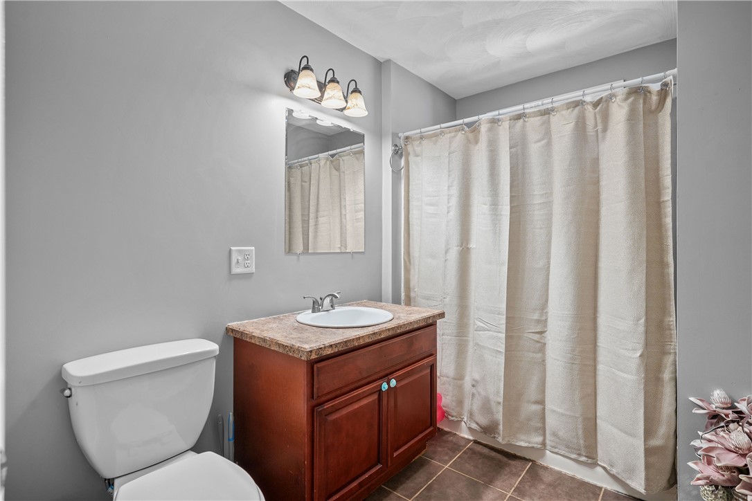 98 Oakland Avenue Providence, RI 02908 - Photo 44 of 49