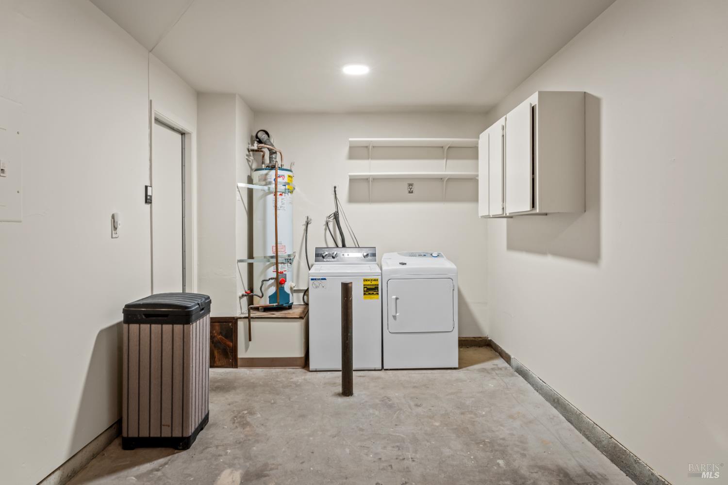 201 Main Circle Ukiah, CA 95482 - Photo 18 of 20 Laundry area in garage