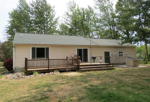 10256 West Stanley Road Flushing, MI 48433 - Photo 14 of 15 20185960-13.JPG