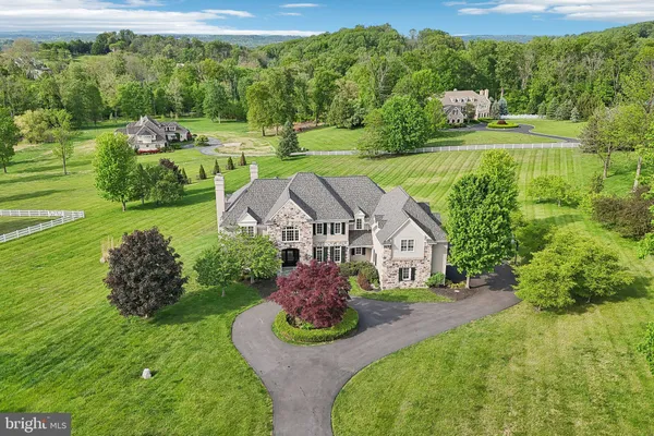 $2,250,000 | 2 Autumn Meadow Lane, Malvern, PA 19355
