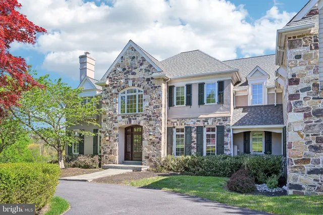 $2,250,000 | 2 Autumn Meadow Lane, Malvern, PA 19355