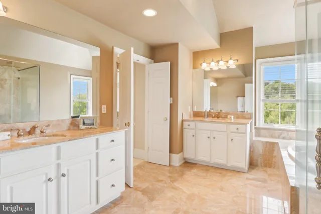 $2,250,000 | 2 Autumn Meadow Lane, Malvern, PA 19355