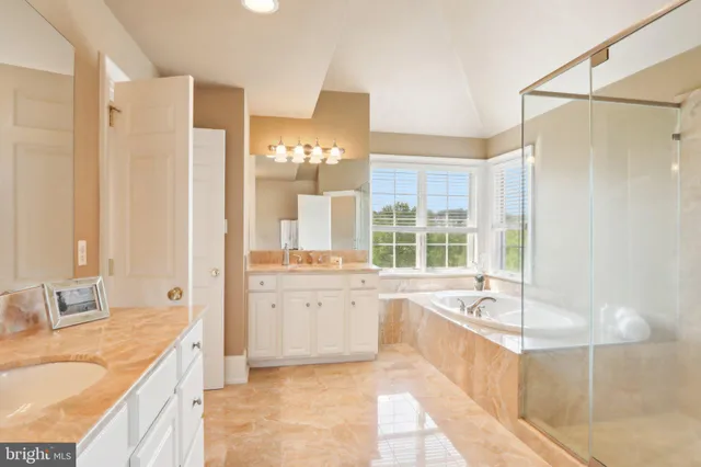 $2,250,000 | 2 Autumn Meadow Lane, Malvern, PA 19355