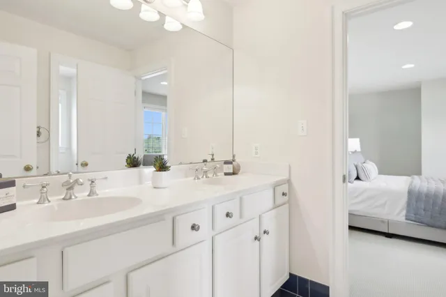 $2,250,000 | 2 Autumn Meadow Lane, Malvern, PA 19355